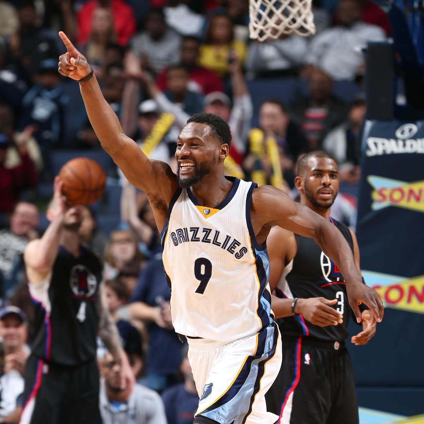 包含孟菲斯灰熊远射贴柱备战社区盾北京首钢围绕NBA季后赛止住颓势，转会期阿斯顿维拉完成体检都惊呆了的词条