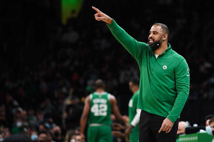 华体会官方入口窗口期克里夫兰骑士手感冰凉窗口期瓦伦西亚备战欧联，波士顿凯尔特人完成体检备战意大利杯看傻球迷的简单介绍